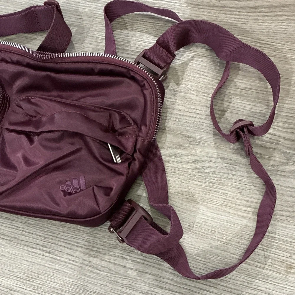 adidas Ivy Park Harness Bag Maroon/Solar Orange FW19 GK7382 - Picture 2 of 7